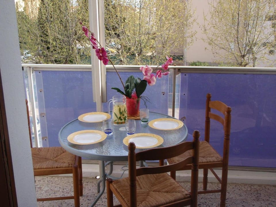 HYERES STUDIO 35m² Balcon Apartment in Hyères