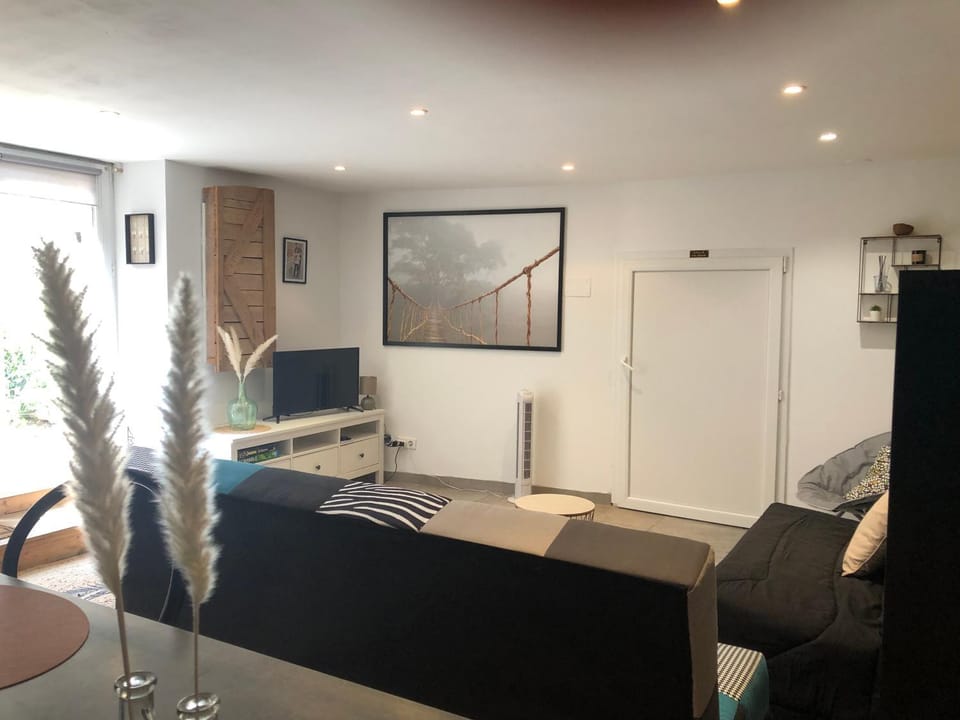 Le MasDinina Superbe studio entièrement rénové Apartment in Provence