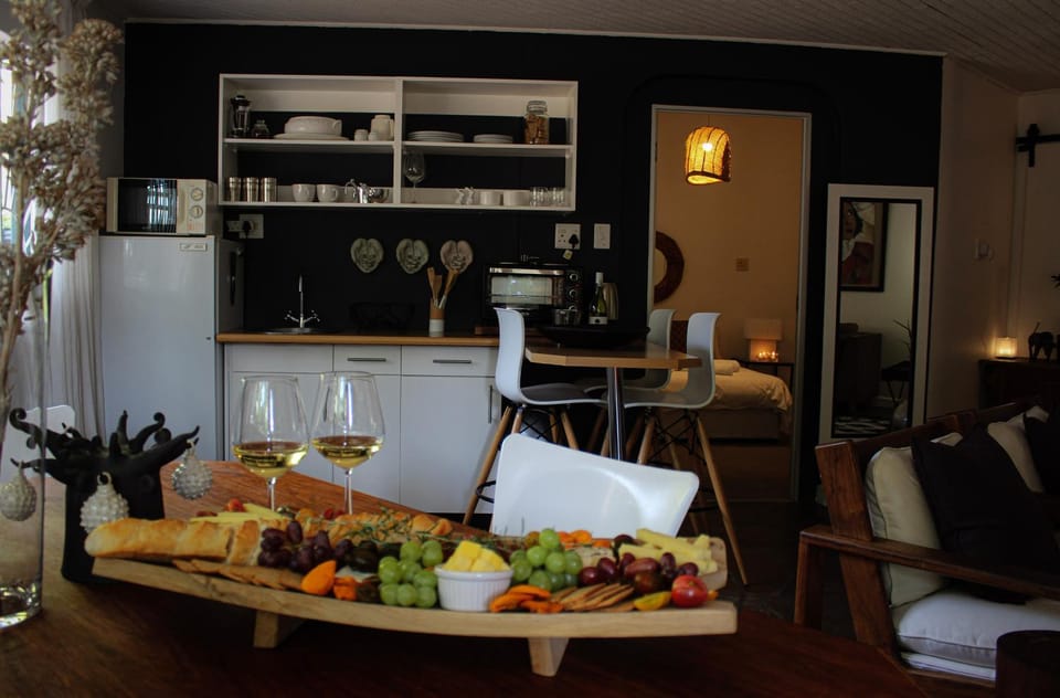 Kitchen or kitchenette, pet friendly