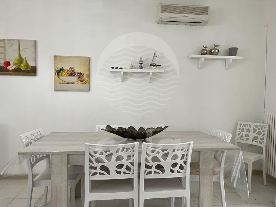 Living room, Dining area, air conditioner