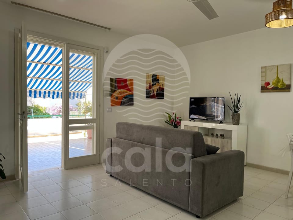 Communal lounge/ TV room, Living room, Seating area