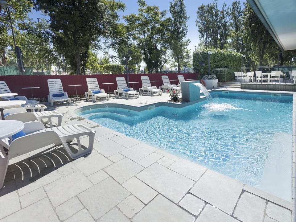 Garden, Balcony/Terrace, Swimming pool