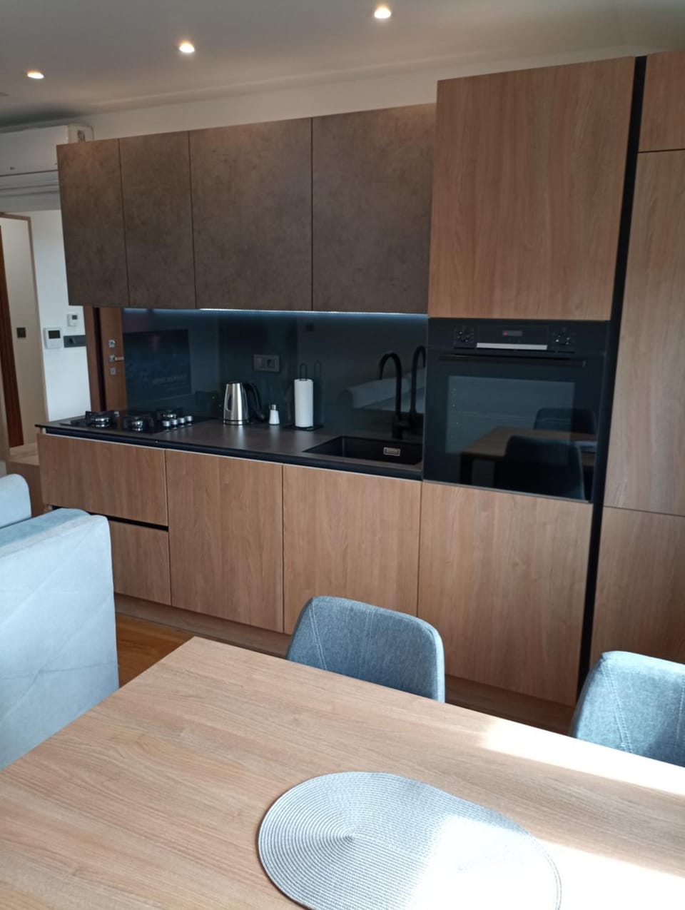Dining area, dishwasher, pet friendly, stove, kitchen