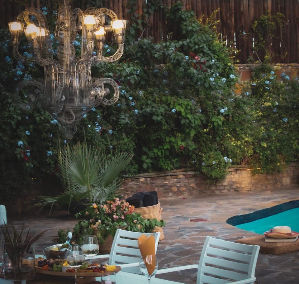 ENCHANTING SELF-CATERING VILLA with QUEEN BED AT BOKMAKIERIE VILLAS Villa in Windhoek