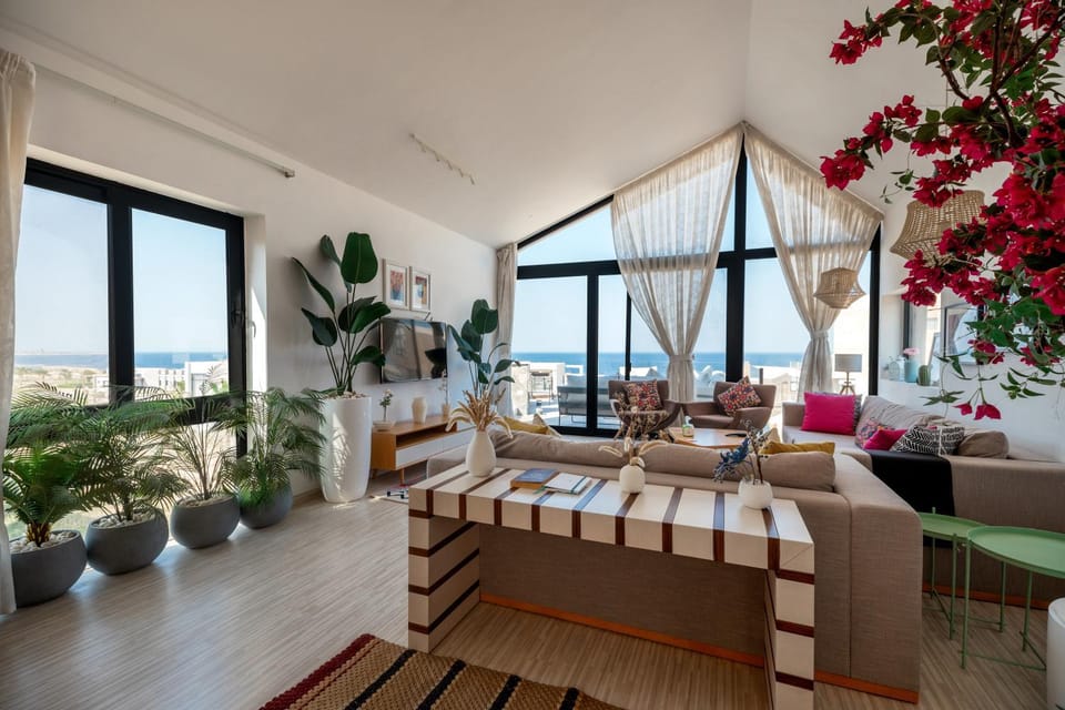 View (from property/room), Living room, Sea view