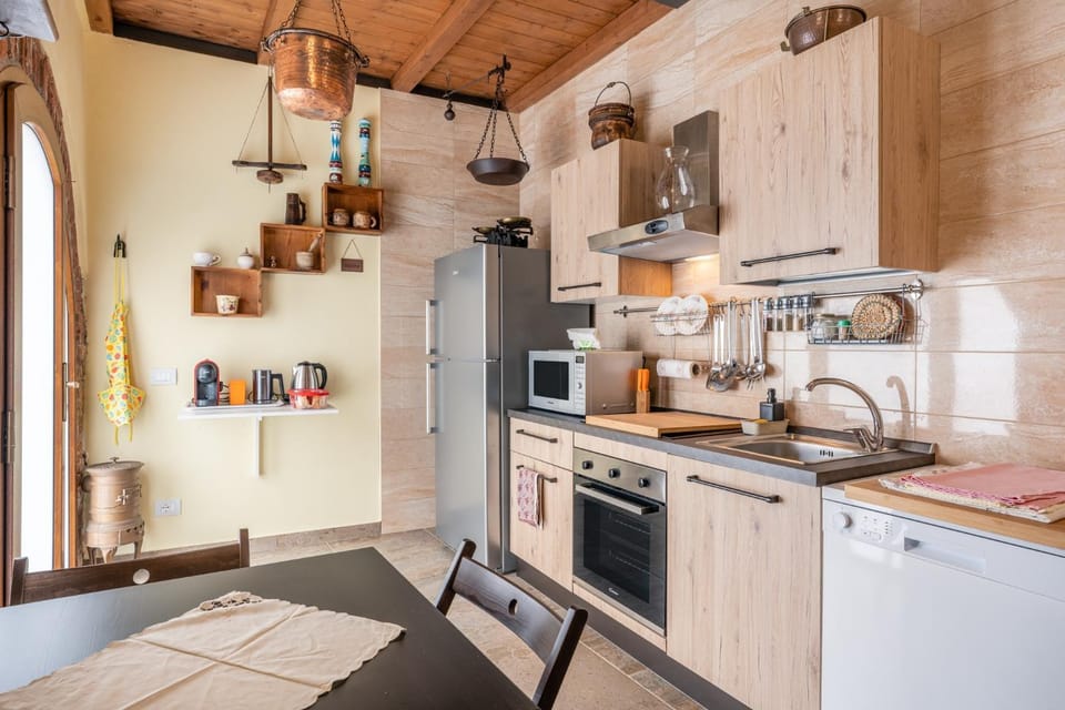 Property building, Kitchen or kitchenette, Living room