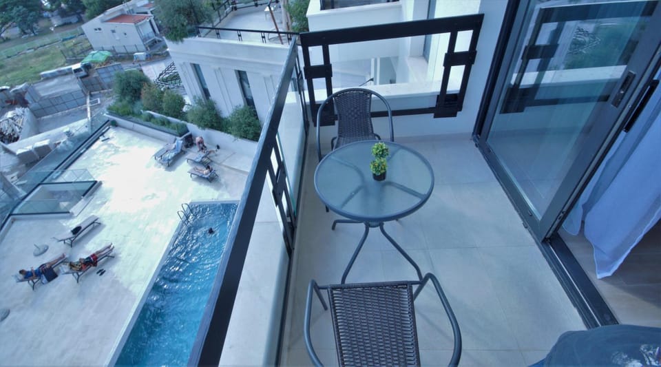 Balcony/Terrace, Pool view