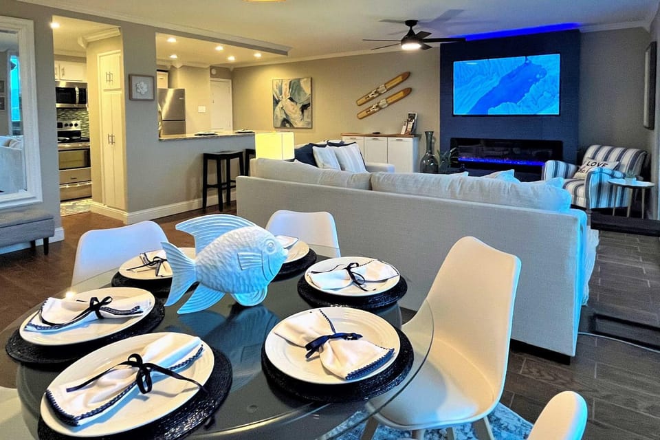 Relax and Recharge Lake Hamilton Condo with Pool Apartment in Rockwell