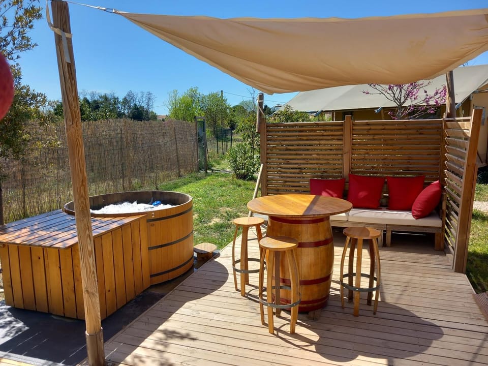 Patio, Hot Tub