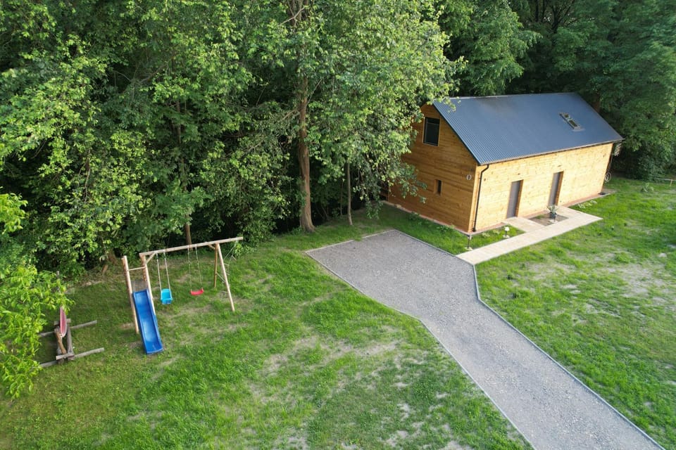 Apartament deluxe z jacuzzi w drzewach Apartment in Poland