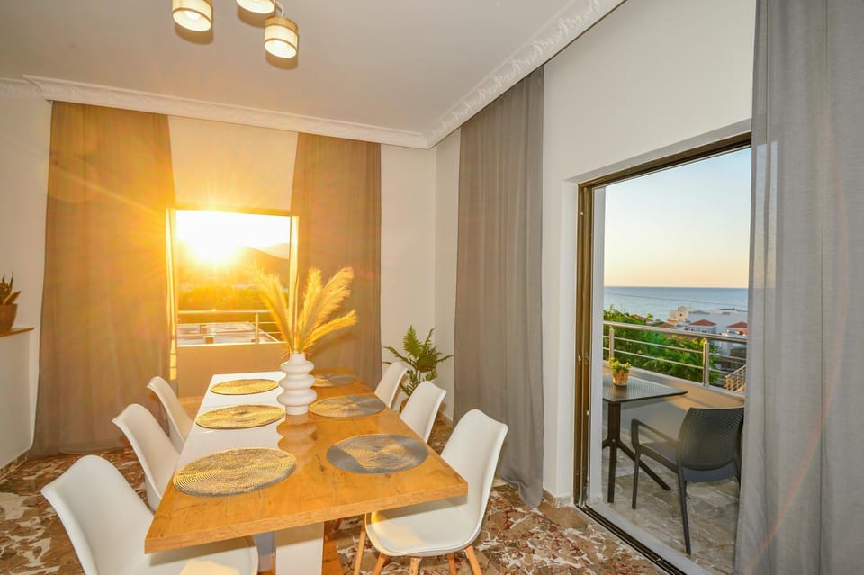 Balcony/Terrace, Dining area