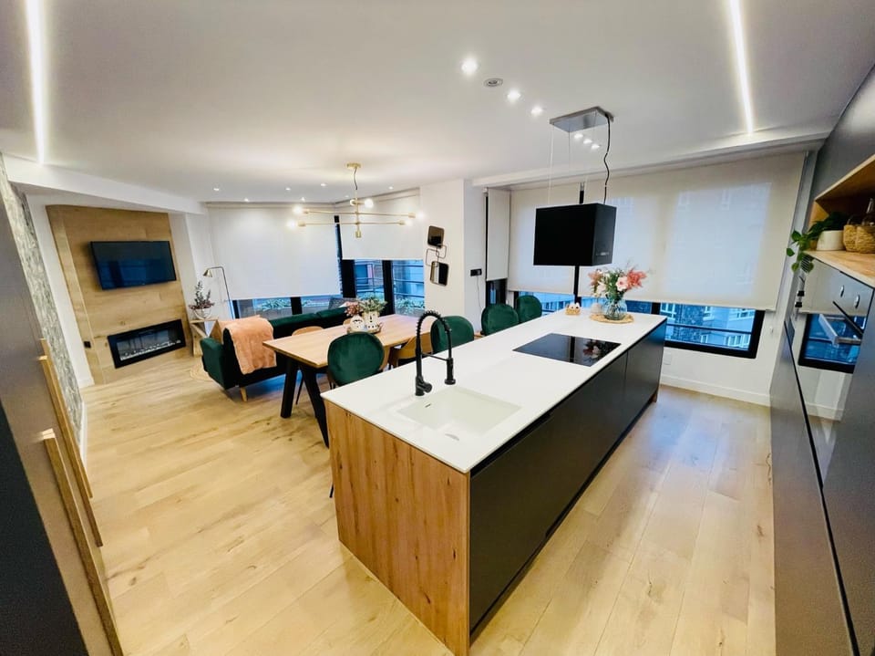 Kitchen or kitchenette, Living room, Dining area