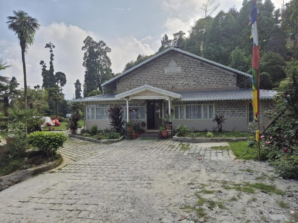 Property building, Day, Garden, Garden view