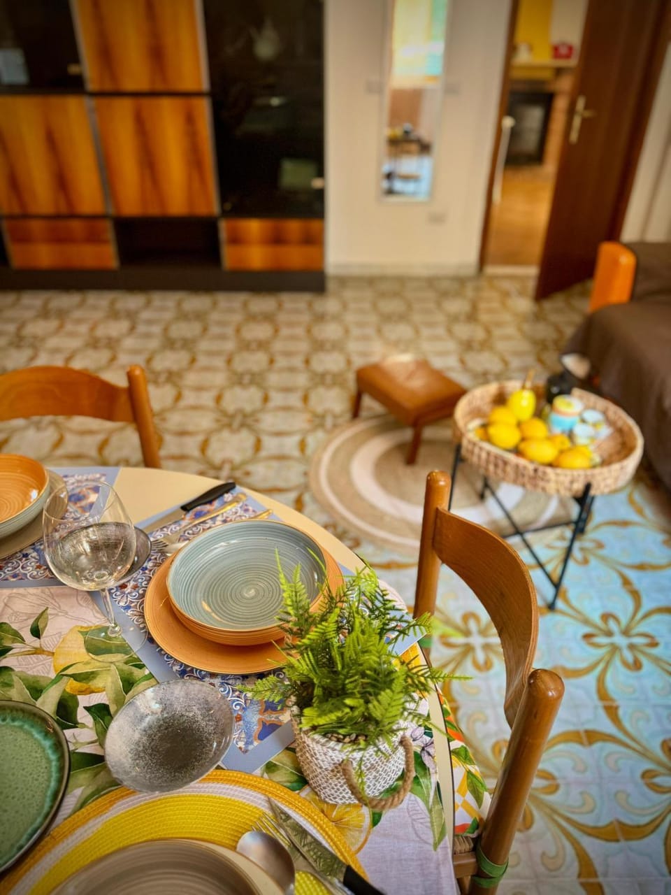 Food and drinks, Dining area, Food