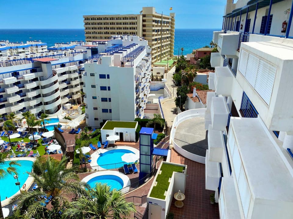 City view, Pool view, Sea view