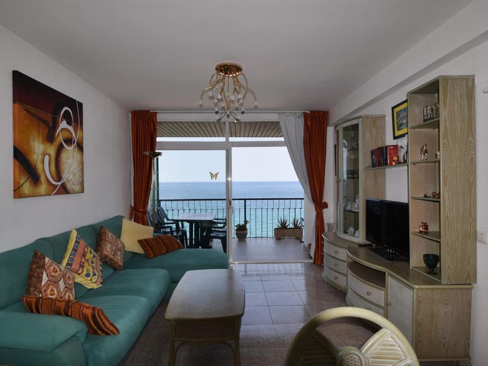 TV and multimedia, Living room, Sea view