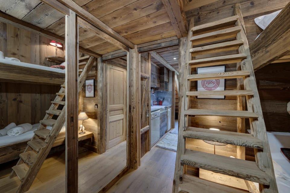 Facade/entrance, storage