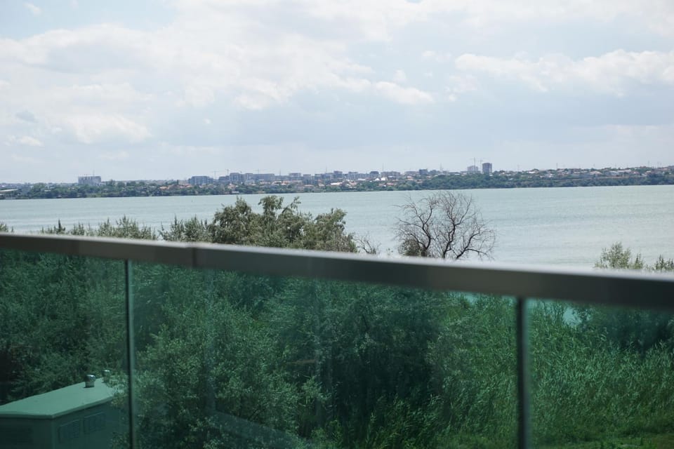 YOUR ESCAPE TO THE LAKE Apartment in Constanta
