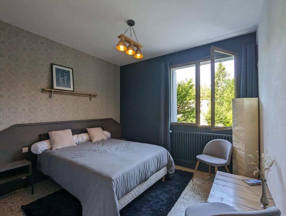 Les Bois de Malaguet - gite d'étape et de séjour Bed and Breakfast in Auvergne-Rhône-Alpes