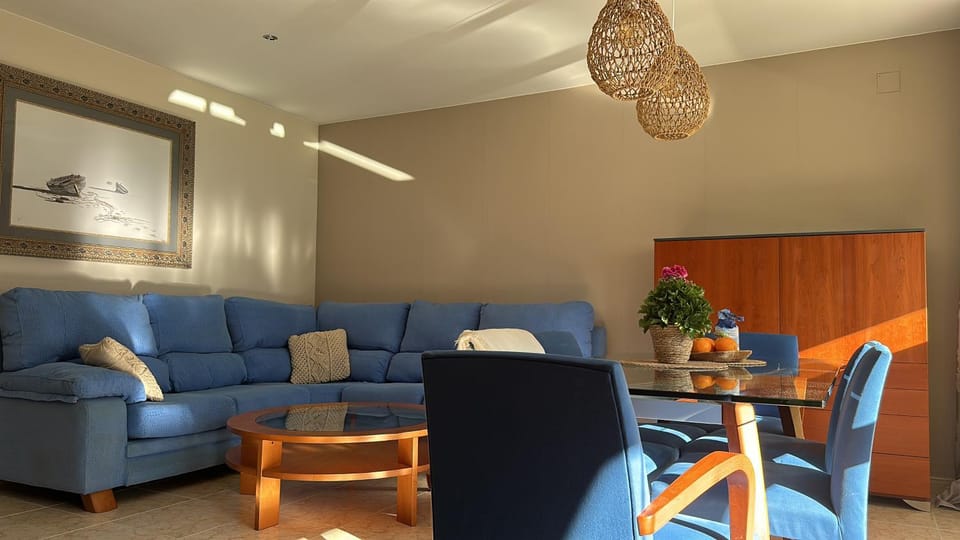 Communal lounge/ TV room, Living room, Seating area, Meeting/conference room