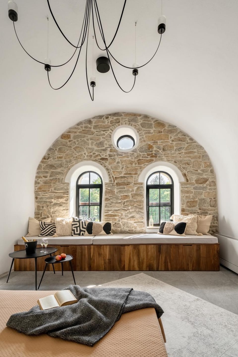 Bed, Seating area, Bedroom