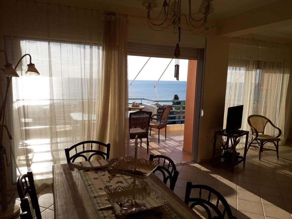 TV and multimedia, Dining area, Sea view