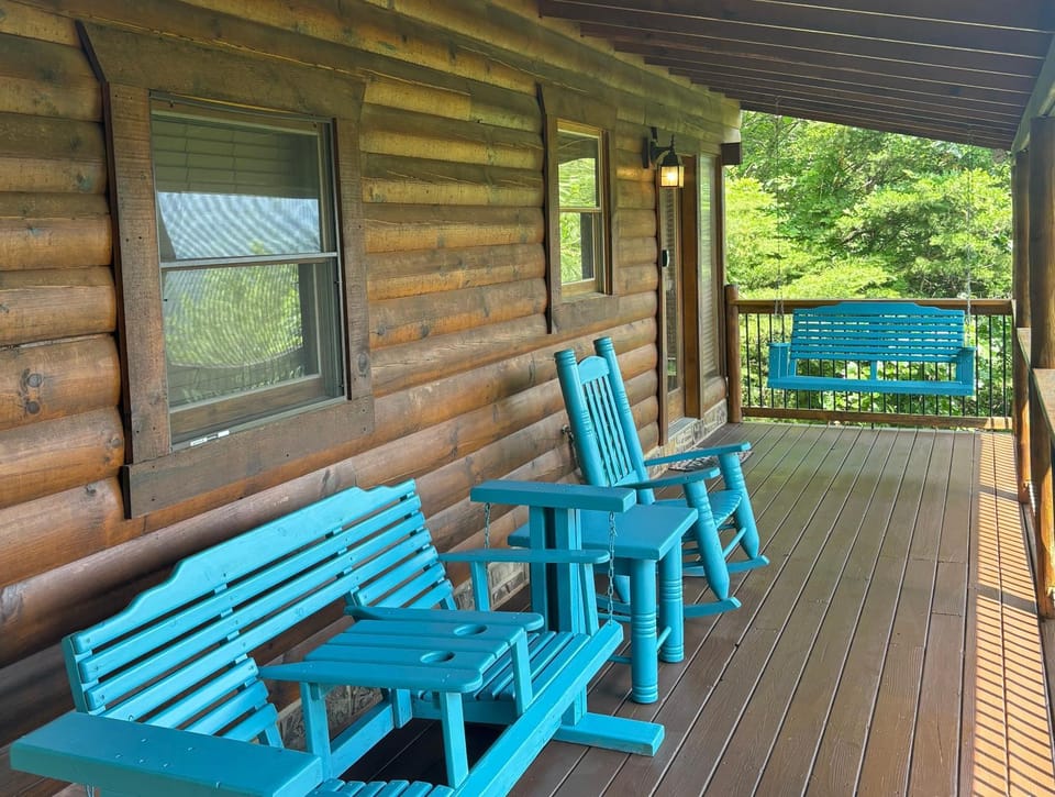 Absolutely Perfect Cabin by Staycating Partners Cabin in Sevier County