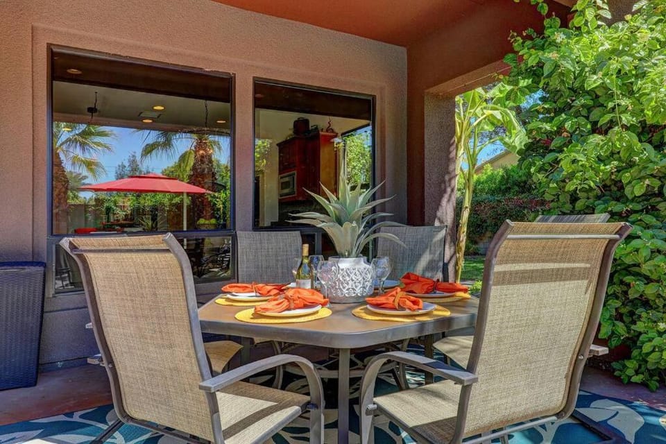 Paramount - Relax & Entertain w/ Resort Amenities - Pool/Spa & Full Game Room! House in La Quinta