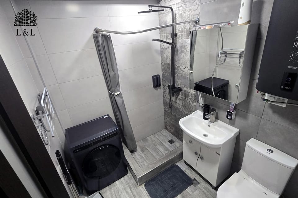 Shower, Toilet, Bathroom