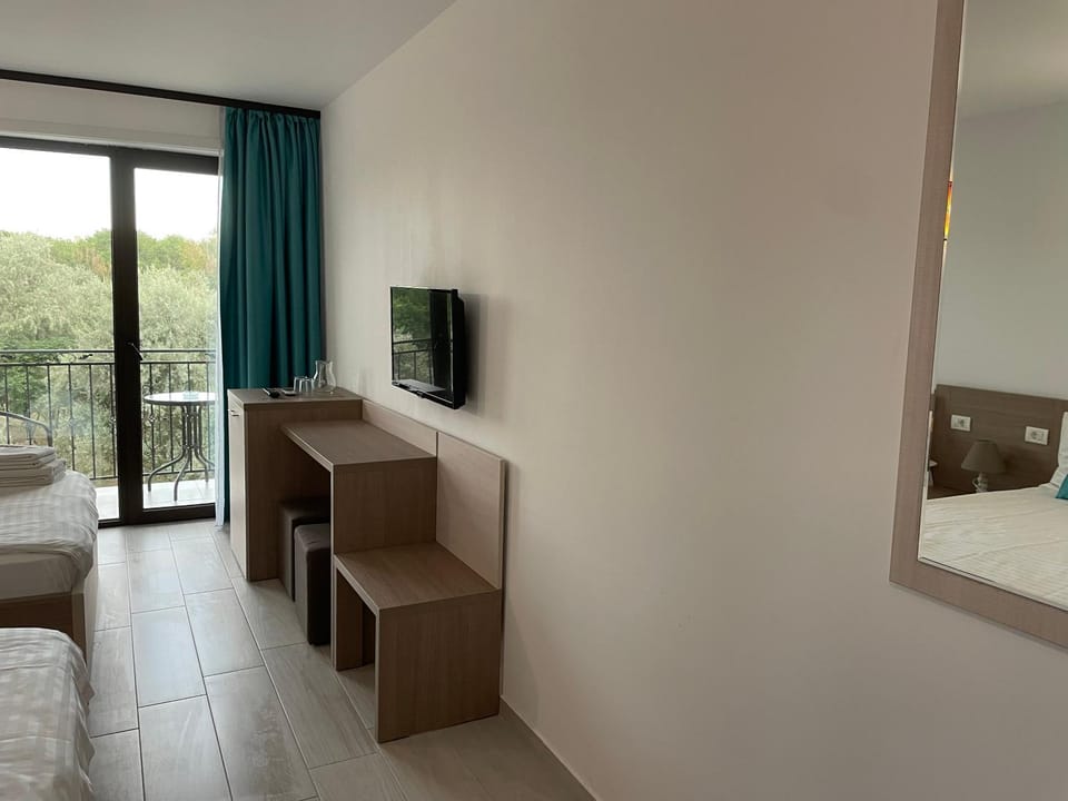 TV and multimedia, Seating area