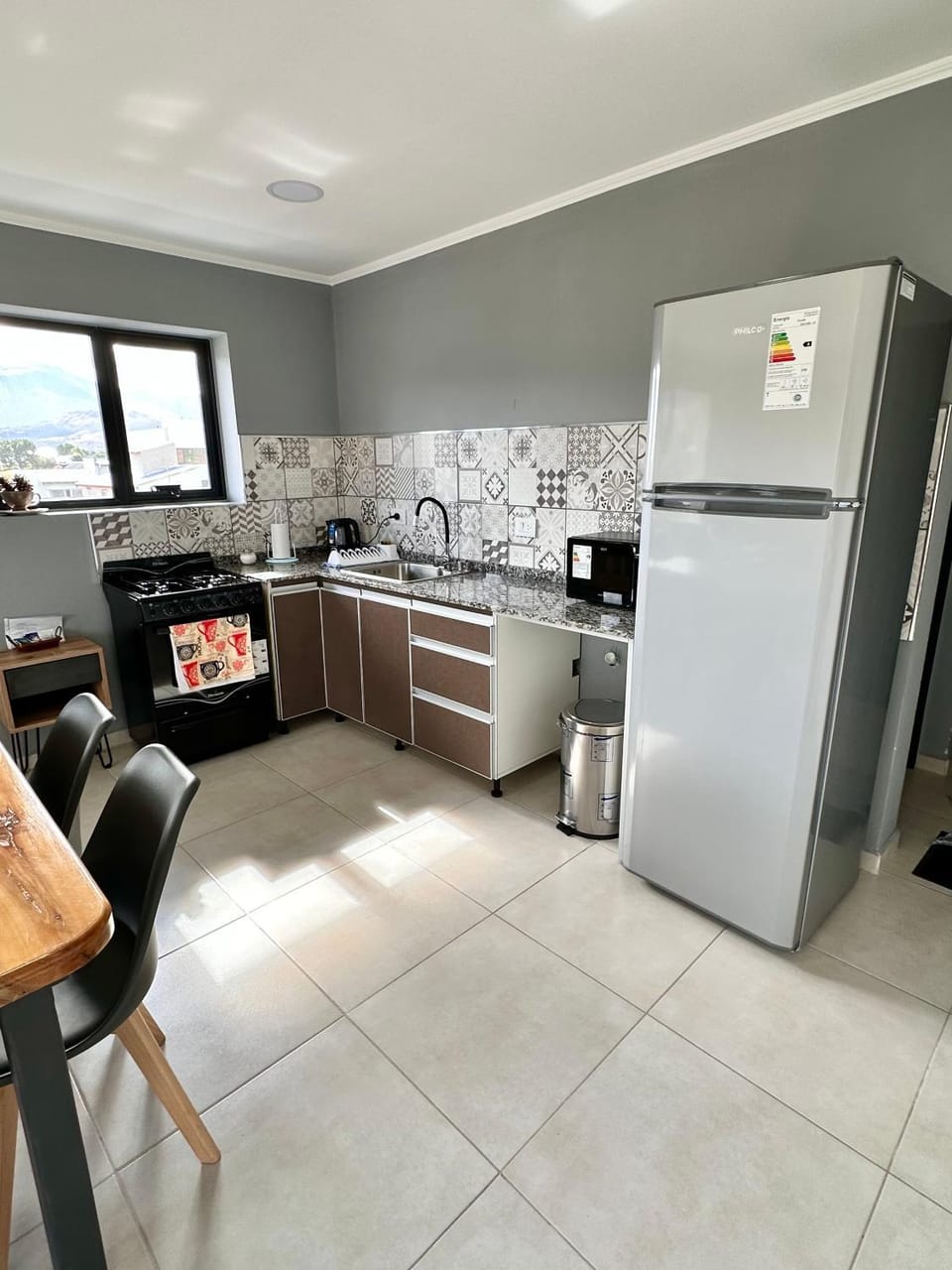 Dining area, minibar, pet friendly, stove