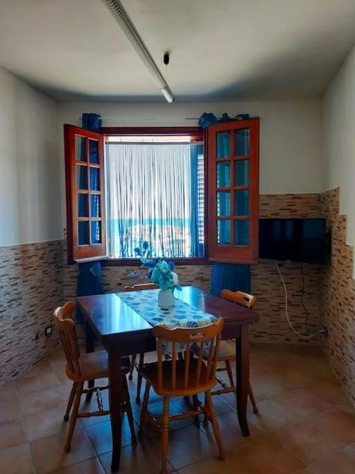 TV and multimedia, Dining area