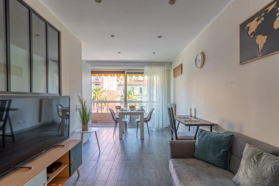 Magnifique 2 pièces au cœur de Menton, plages, commerces et proximité Gares Apartment in Menton