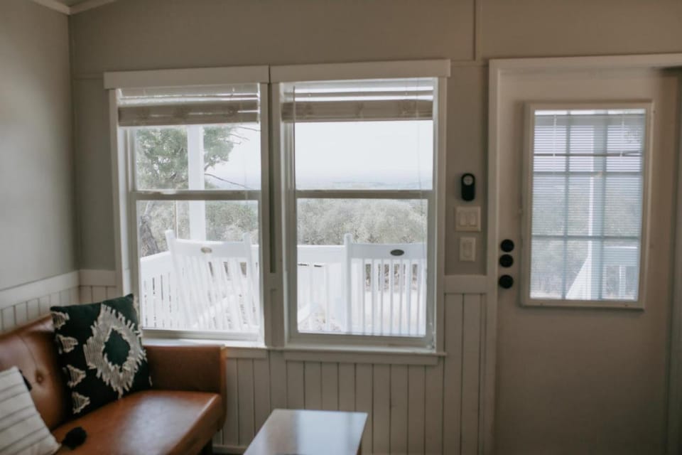 Nest - Texas Tiny House with a Big View House in Spring Branch