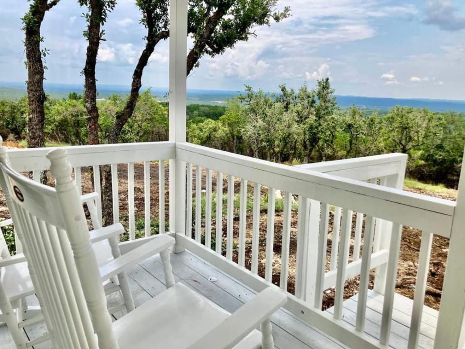 The Perch- Texas Tiny Haus with amazing views House in Spring Branch