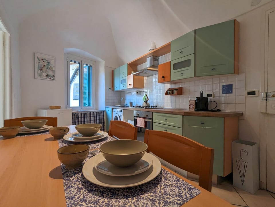 Coffee/tea facilities, Dining area, pet friendly, stove, washing machine, kitchen