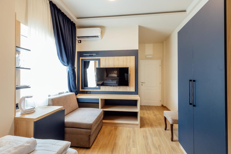 TV and multimedia, Seating area