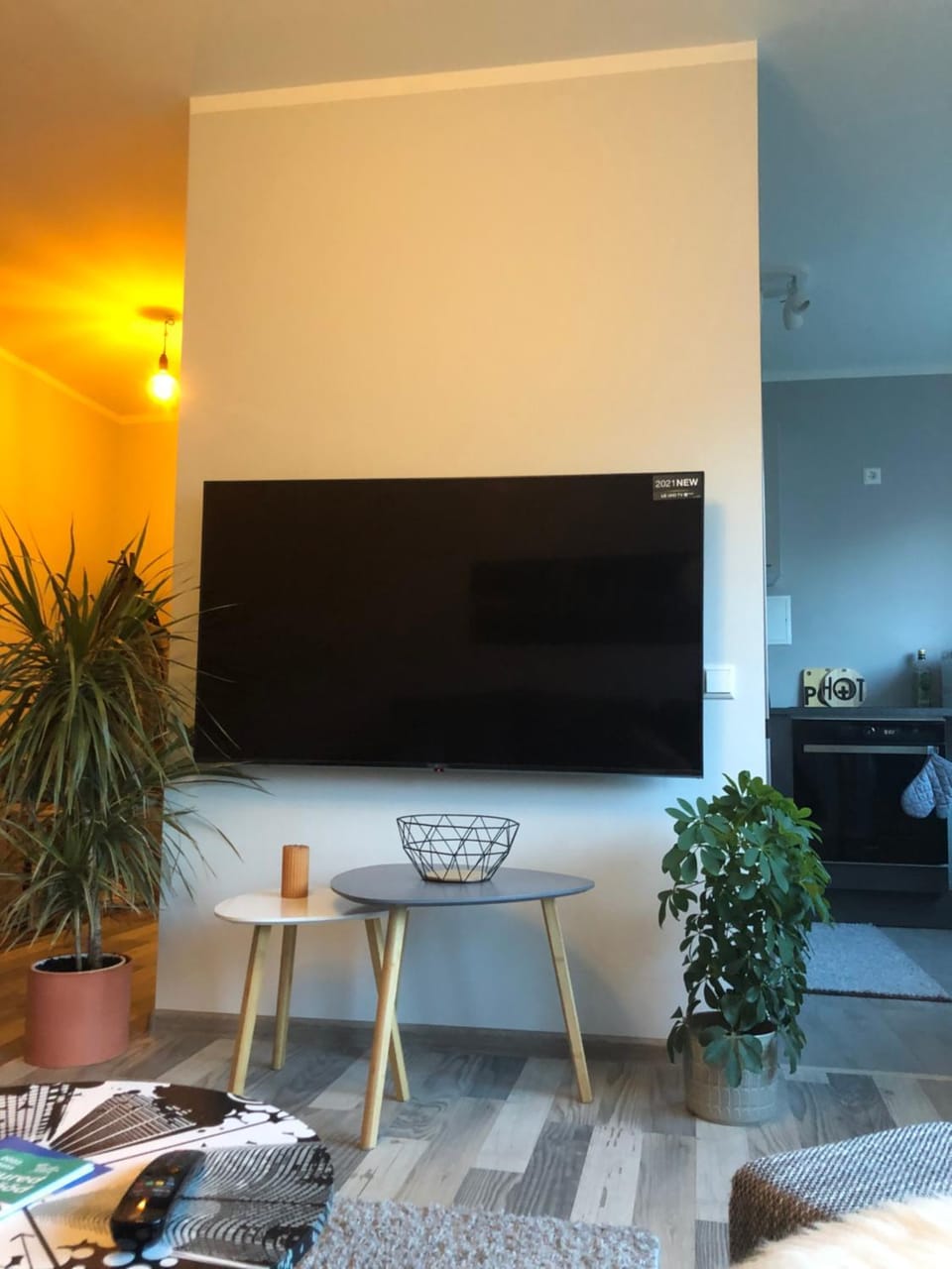 TV and multimedia, Living room, Evening entertainment