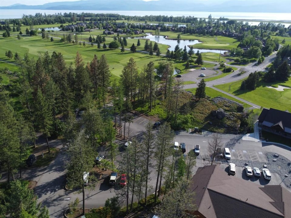 Eagle Bend Townhome w King Suites & Amazing Views House in Bigfork