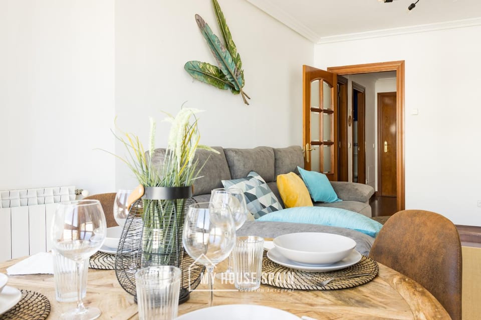 MyHouseSpain - Playa de poniente, con vistas al mar y parking gratuito Apartment in Gijón