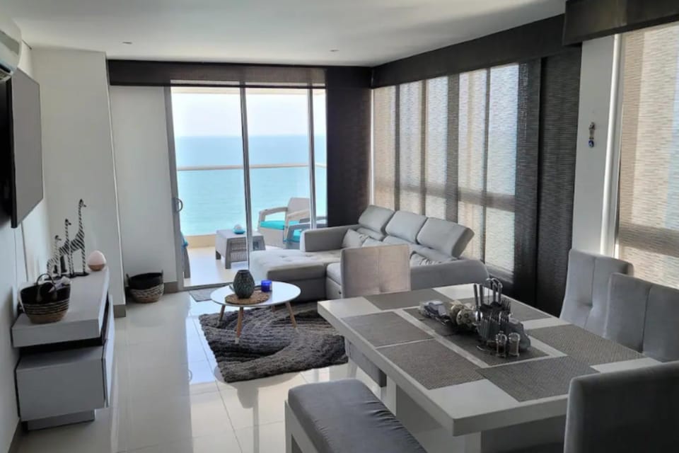 Living room, Dining area, Sea view