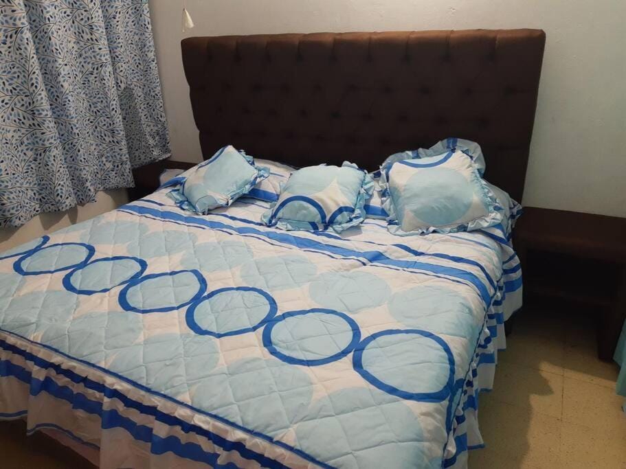 se renta casa por día semana o mes con 3 recámaras House in Puerto Escondido