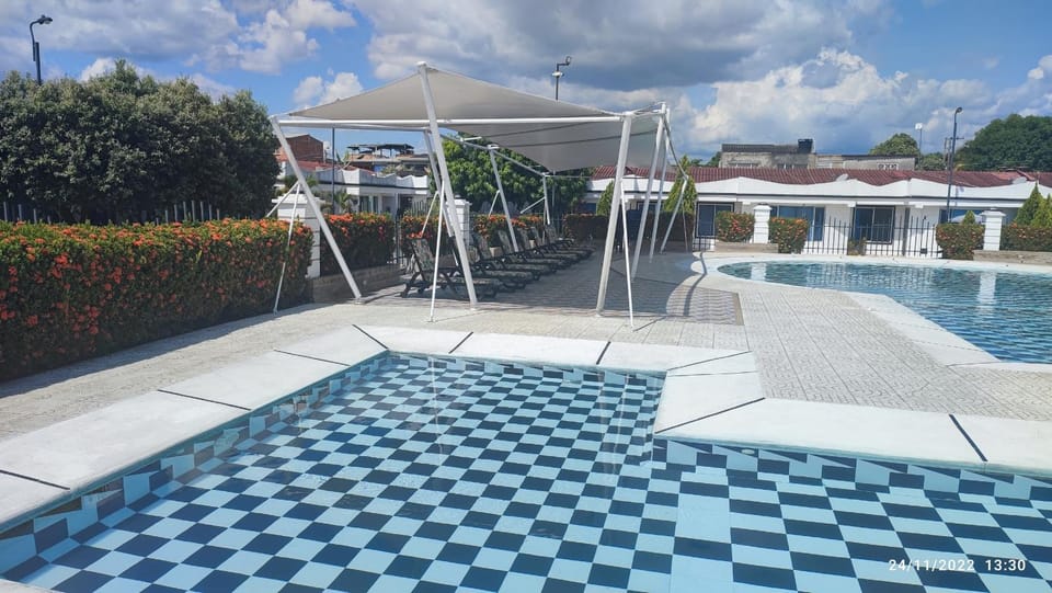 Agradable casa con piscina en tierra caliente House in Cundinamarca, Colombia