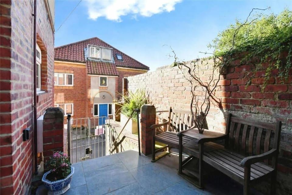 Church Hall & Secret Garden Hideaway at Summer Hills Whitby House in England