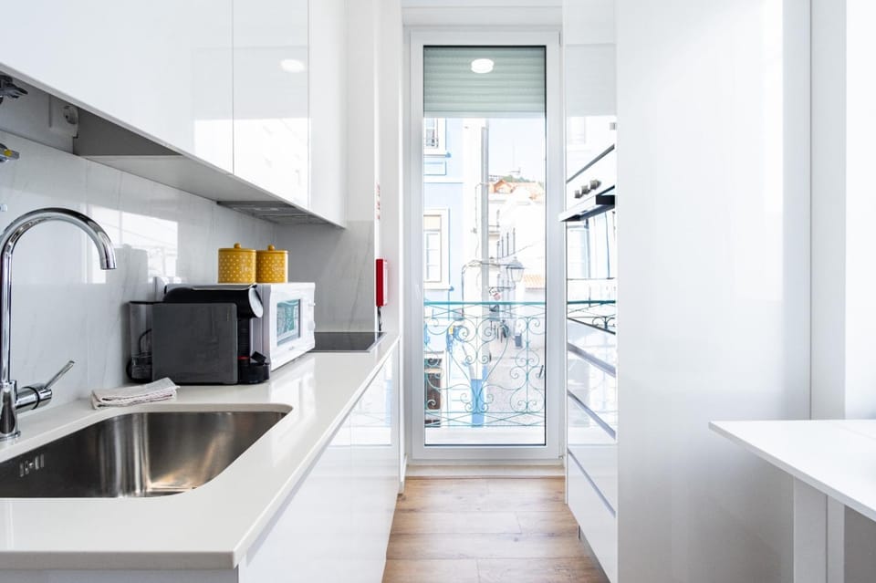 dishwasher, minibar, toaster