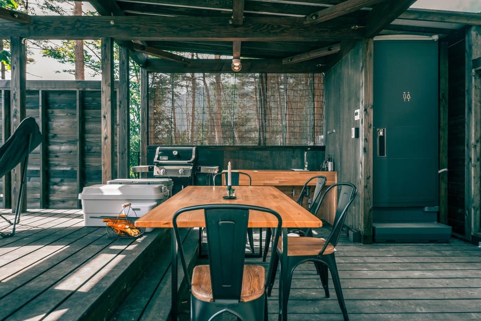 BBQ facilities, Living room