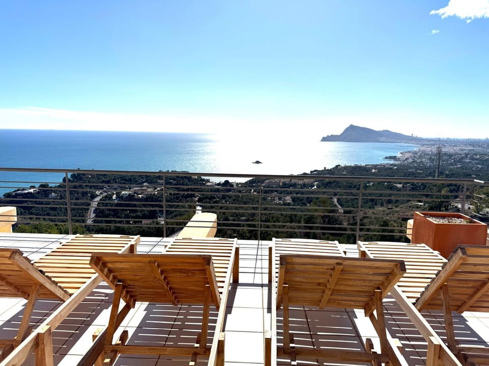 Seaview 6br villa with private pool Villa in Marina Baixa