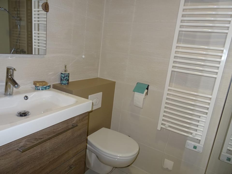 Studio 3* avec Alcôve, Balcon Face Mer, Plage à 150m - Les Sables-d'Olonne - FR-1-92-921 Apartment in Les Sables-d'Olonne