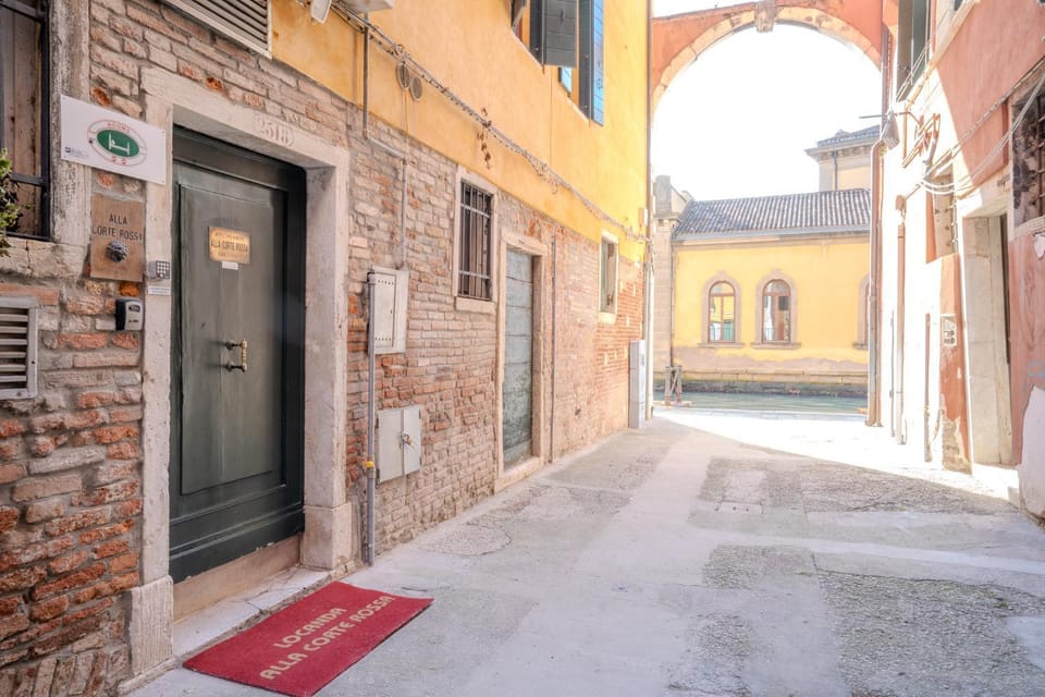 Property building, Facade/entrance