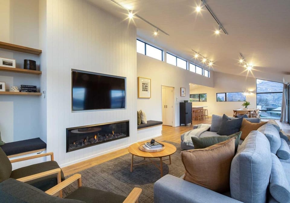 TV and multimedia, Living room, flat iron
